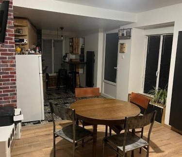 Saint-Jean-sur-Mayenne House | Petite maison de village