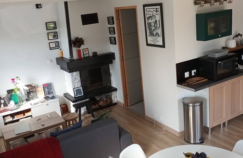 Saint-Urbaine House | Petite Maison Confortable et Bien Placée