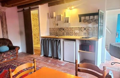 Ygrande House | petite maison de village