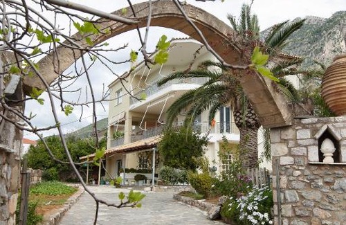 Paralia Vergas Apartment | Petra Thea Apartment