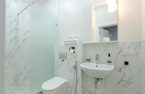 Kyiv Apartment | Petrovdom Apartments 14-1 in RC Diplomat Hall, Zhylianska 59