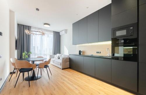 Afanasivsʹkyy Yar Apartment | Petrovdom Apartments 7-180 in RC Yaroslaviv Grad, Bulvarno-Kudriavska 17