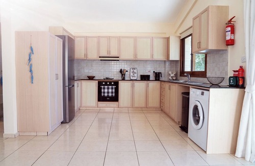 Peyia Town Villa | Peyia View