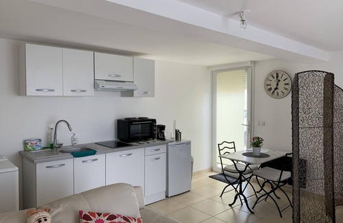 Castelnau-de-Guers House | PEZENAS Charming STUDIO OF 45 M2 A15 Min BEACHES AND LAKE.