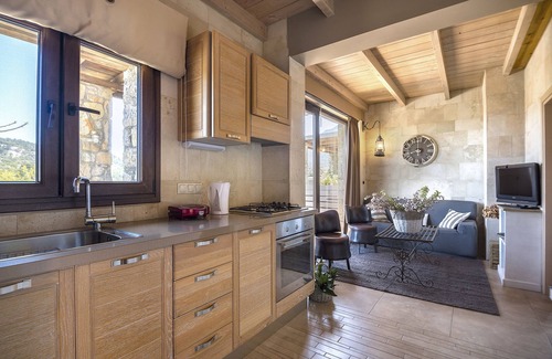 Selakano House | Pezoulia