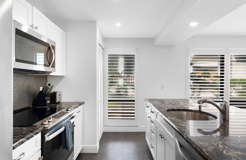 Hunt Club Condo | PGA National Home on Golf Course by Guaranteed Rental™