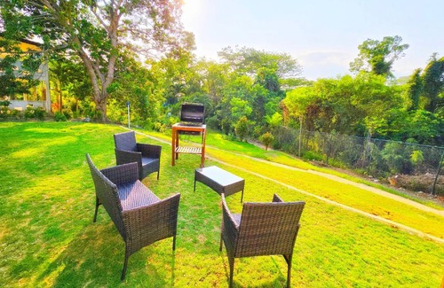 Morong House | 125 m² House ∙ 3 bedrooms ∙ 12 guests