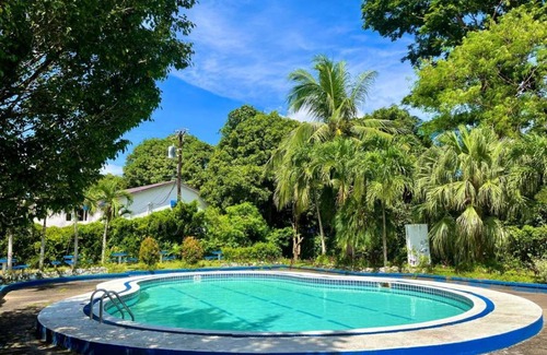 Morong House | 125 m² House ∙ 3 bedrooms ∙ 12 guests
