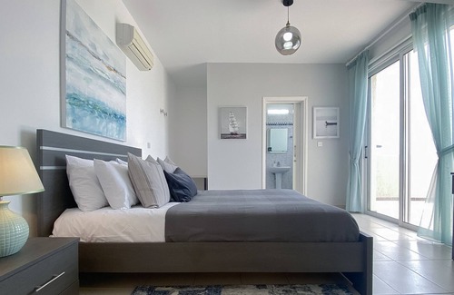 Mesa Chorio Apartment | Phaedrus Living Sunset View Flat Mesogi