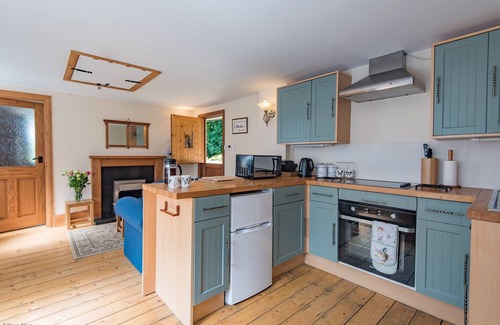 Patrixbourne Cottage | Pheasants Lodge by Bloom Stays - Sleeps 2, ideal for couples