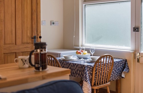 Patrixbourne Cottage | Pheasants Lodge by Bloom Stays - Sleeps 2, ideal for couples