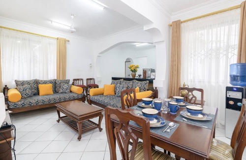Mtwapa House | Phenomenal ,cool, quiet , clean 2-bedroom apartment with WiFi and swimming pool.