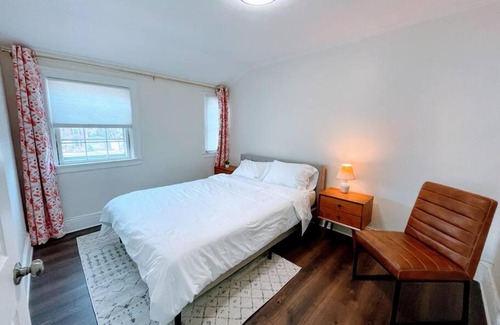 Andover Apartment | Phillips Academy Andover Two-Bedroom Apartment and Free Parking