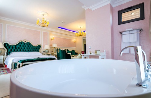 Constanta Hotel | Phoenicia Royal