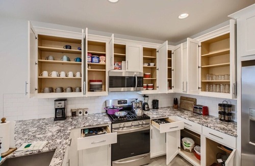 Estrella Village House | Phoenix 5BR With Fast Wifi!
