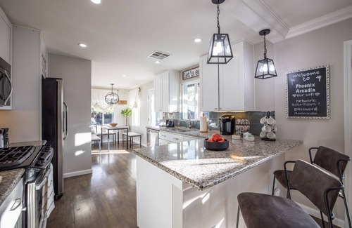 Arcadia Lite House | Phoenix Arcadia Turney 4 Bedroom Home by RedAwning