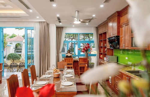 Bai Chay Villa | Phoenix Villas Sun Ha Long