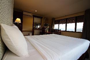 Sangkhla Buri Resort | Phornpailin Riverside Resort