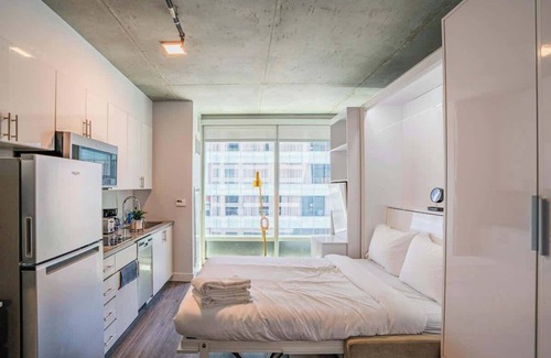 Downtown Phoenix Apartment | PHX Getaway+Pool+Murphy Bed+Downtown Studio