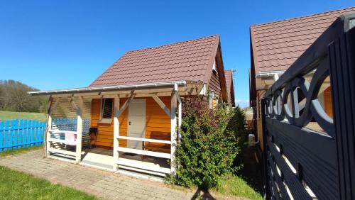 Debina Cabin | Piętrowe DOMKI KLIF 6os,Duże tarasy Dzika plaża Łąka Bociek Cisza Szlaki rowerowe Pieski 25zldzien