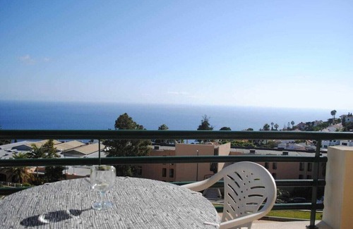 Canico Apartment | Pia's Place - Apt with sea view