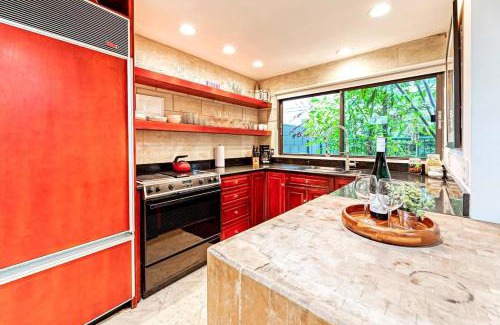 Hendricks and Venice Isles Apartment | Piano House on the Water