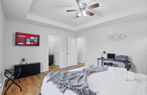 Clarksville House | Pianokey- 300mbps Wifi- Workspace