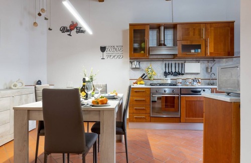 Pisa Apartment | Piazza Artigiani Pisa Lovely Apartment