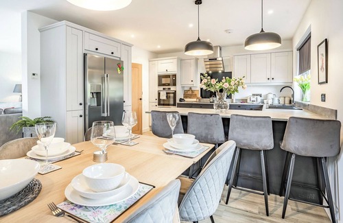 New Moat Cottage | Picked for its tranquil location, private hot tub and views over the meadows.