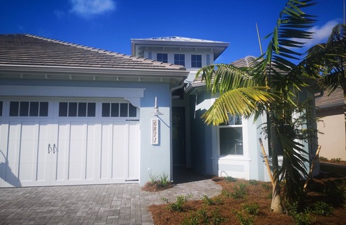 Naples House | Pickle ball retreat