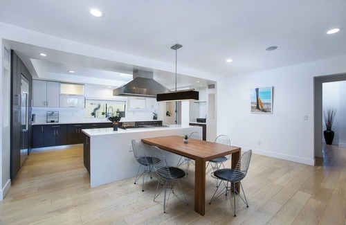 Sherman Oaks House | Pickleball, basketball court 5 bedroom Estate