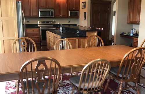 Pittsfield House | PICKLEBALL, Heated Pool, Game Room, Outdoor Oasis, Tennis, Basketball, & woods!