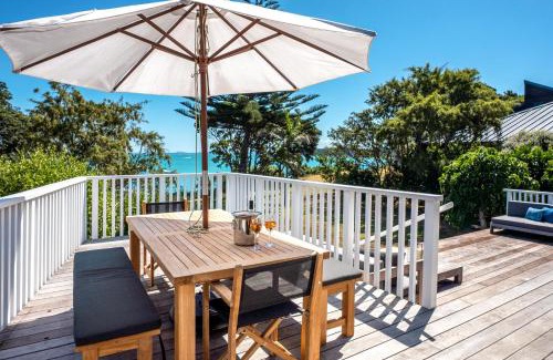 Surfdale House | Picnic Bay Vista - Be My Guest Waiheke