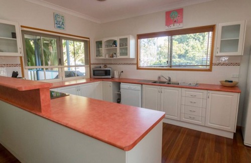 Picnic Bay House | Picnic Cottage, Lovely home near the beach