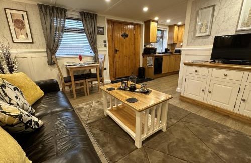 Llanddowror House | Picton Cottage Studio - A beautiful newly refurbished annexe with handmade features