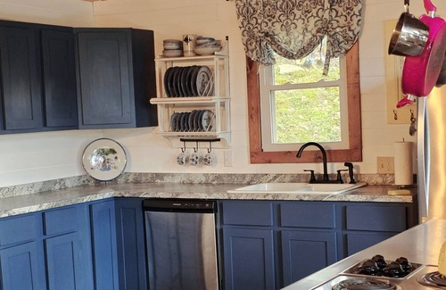 Chaplin Cabin | Picture perfect fall views, trail, On Lake, Kayaks & Canoe - Bourbon Trail