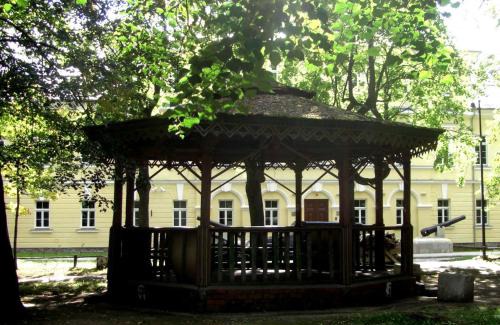 Daugavpils Apartment | Picturesque apartment into antique fortress