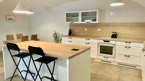 Polepy Apartment | Picturesque country apartment