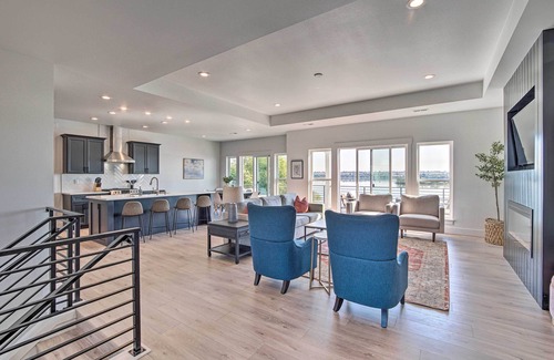 Stratford House | Picturesque Moses Lake House w/Boating Dock