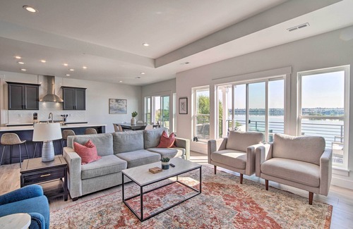 Stratford House | Picturesque Moses Lake House w/Boating Dock