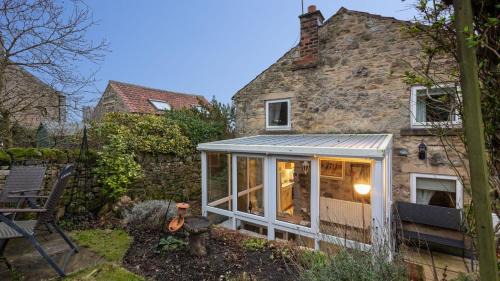 Ampleforth House | Picturesque Stone Cottage in the Heart of North Yorkshire Village - Hideaway Cottage