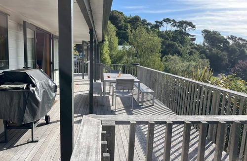 Waikawa Bay House | Picturesque Waikawa - Picton Holiday Home
