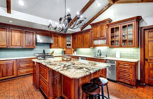 Tyler House | Piece of Paradise: Pool, Pickleball, Pond, Privacy