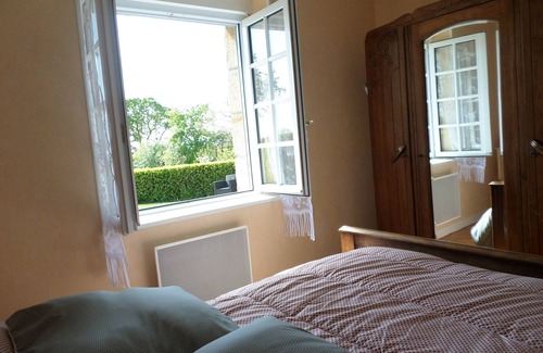 Plonevez-Porzay House | Pied à terre ideal for visiting the department with large green space