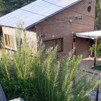Comuna Estancia Vieja House | Piedramadre hermosa cabaña a metros del río hasta 4 huéspedes