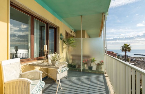 Riva Ligure Apartment | Pieds dans l'eau by Interhome