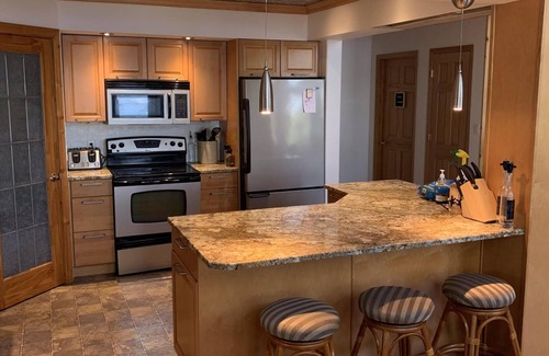 Northern Ontario Cottage | Pier 6 - Ultimate 5 bedroom family destination on beautiful Shoal Lake/LOTW ON