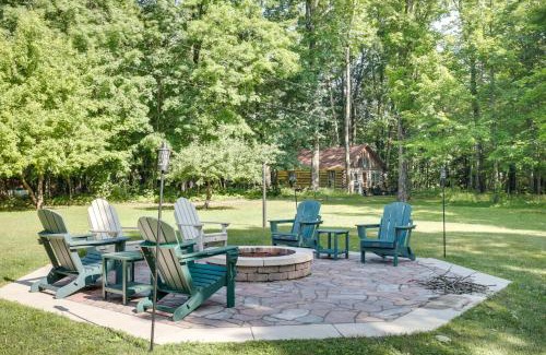 Park Falls House | Pier and Lake-View Patio Wisconsin Northwoods Cabin