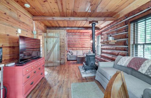 Park Falls House | Pier and Lake-View Patio Wisconsin Northwoods Cabin