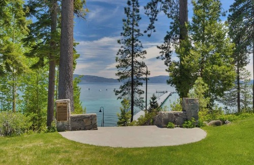 Tahoe Sierra Estates House | Pier|Beach|Tennis|Pickleball|Walk to Town